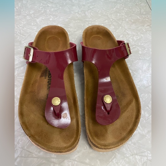 Birkenstock Gizeh Sandals. - Picture 9 of 9
